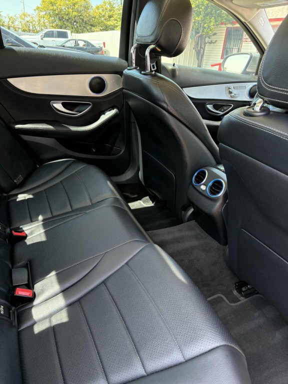 2016 Mercedes-Benz C-Class Image 11