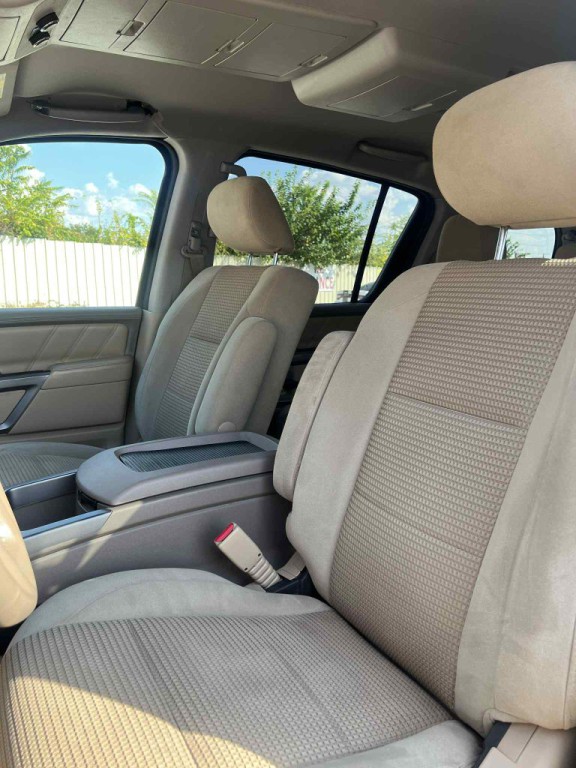 2015 Nissan Armada Image 8
