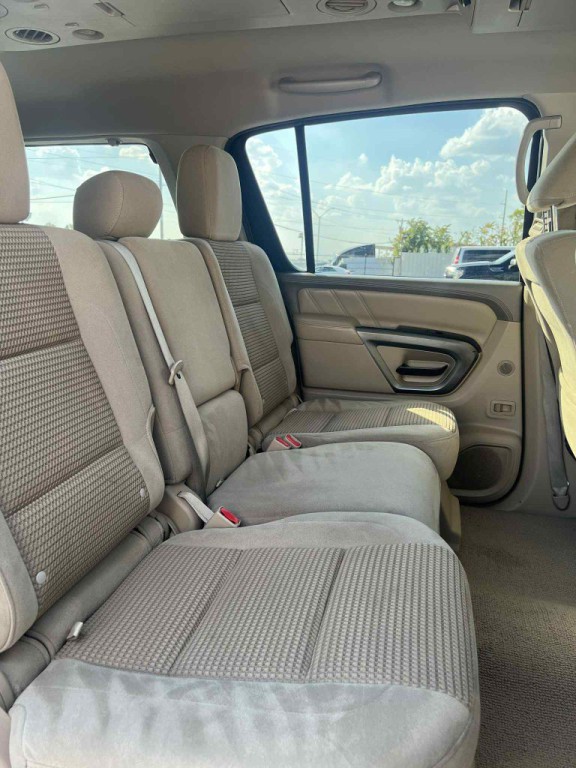 2015 Nissan Armada Image 9