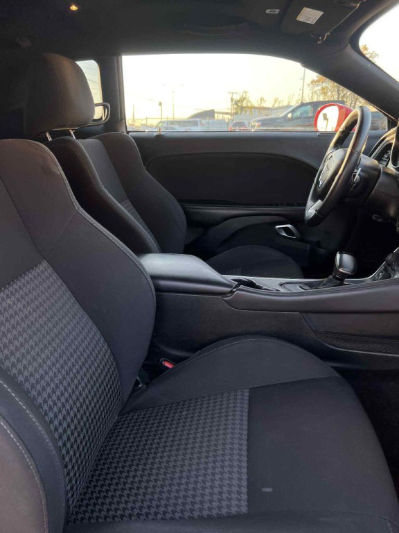 2019 Dodge Challenger Image 11