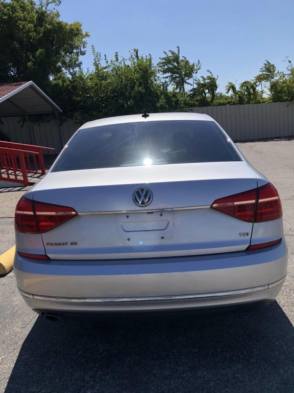 2016 Volkswagen Passat Image 3