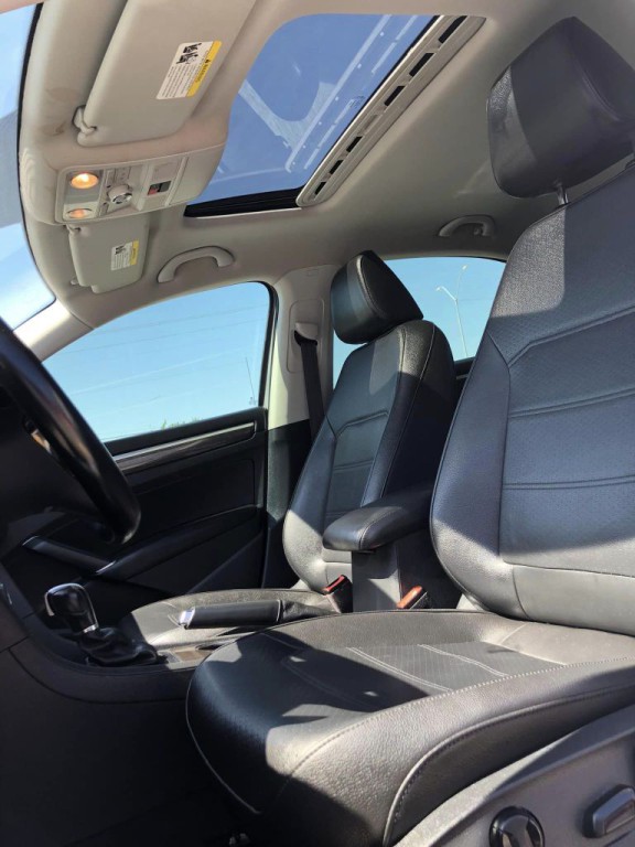 2016 Volkswagen Passat Image 7