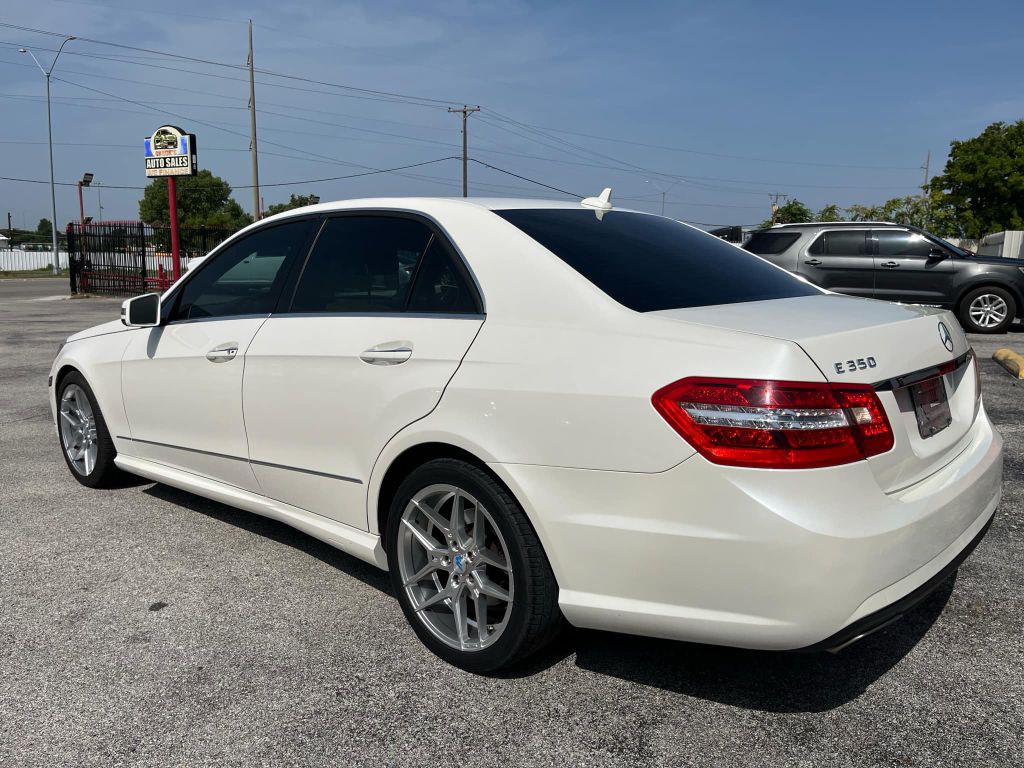 2013 Mercedes-Benz E-Class Image 4