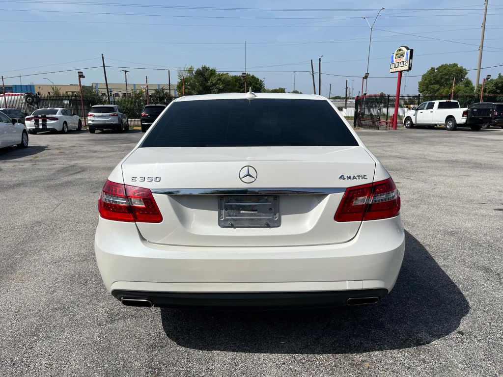 2013 Mercedes-Benz E-Class Image 6