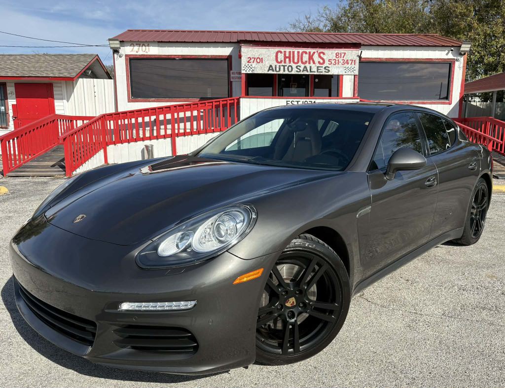 2016 Porsche Panamera Image 2
