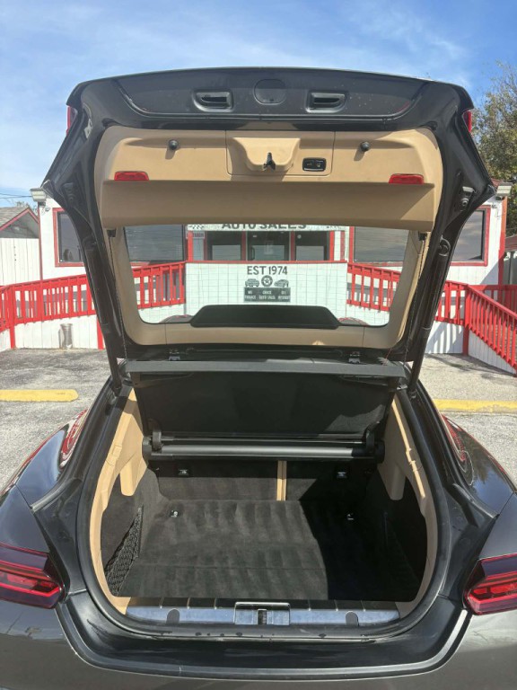 2016 Porsche Panamera Image 6