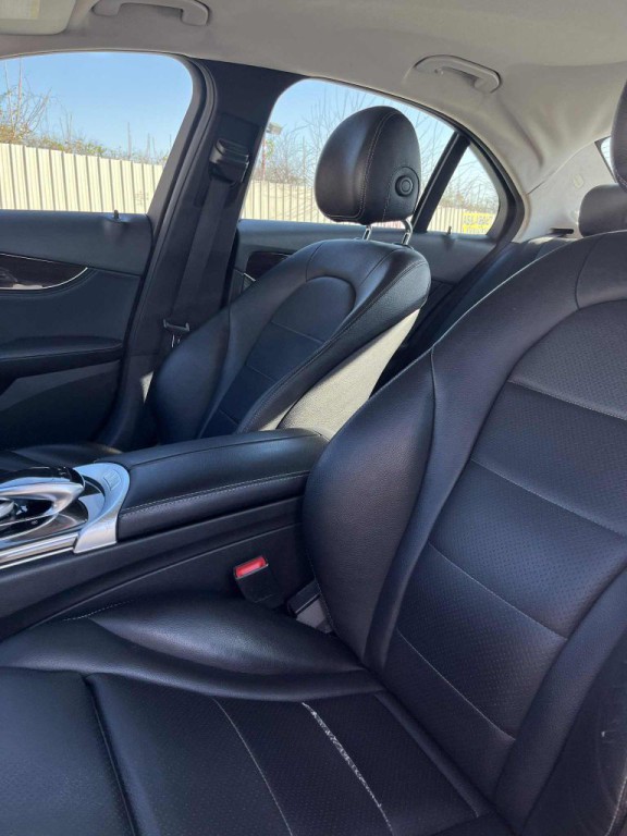 2015 Mercedes-Benz C-Class Image 6