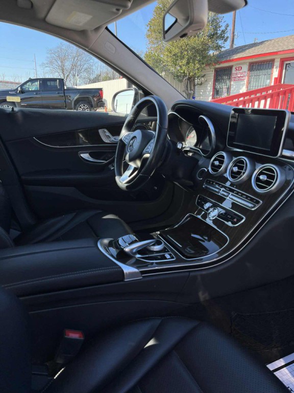 2015 Mercedes-Benz C-Class Image 7