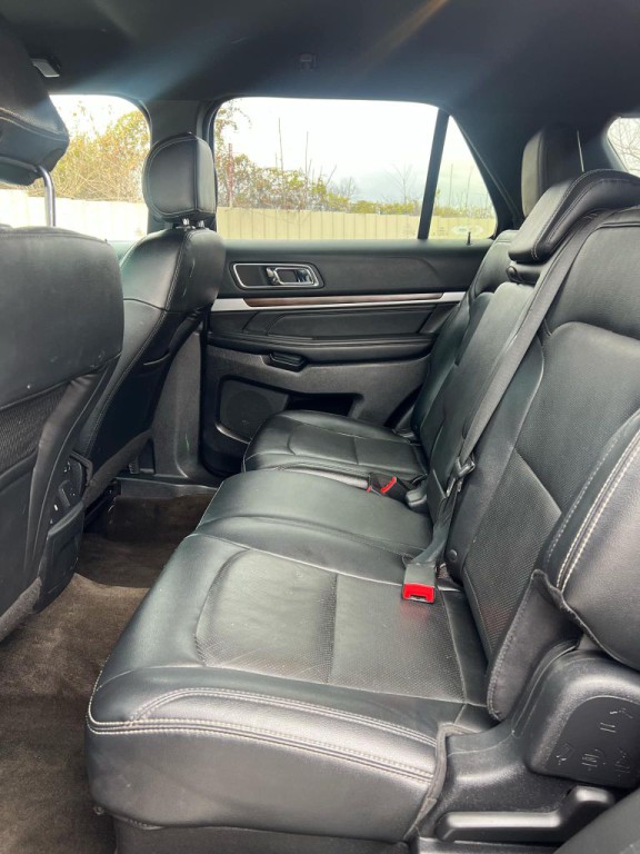 2016 Ford Explorer Image 8