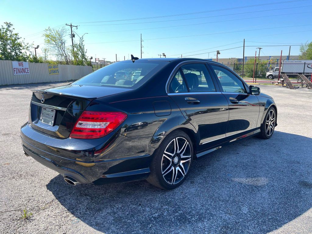 2014 Mercedes-Benz C-Class Image 3