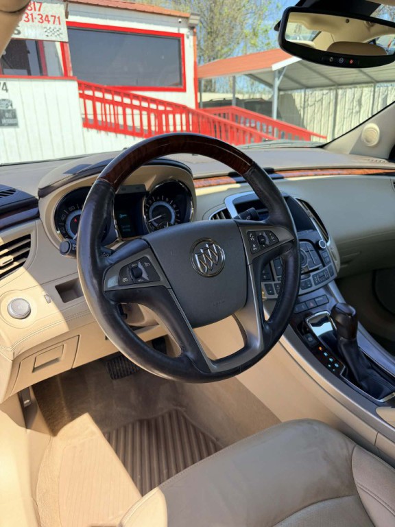 2010 Buick Lacrosse Image 6