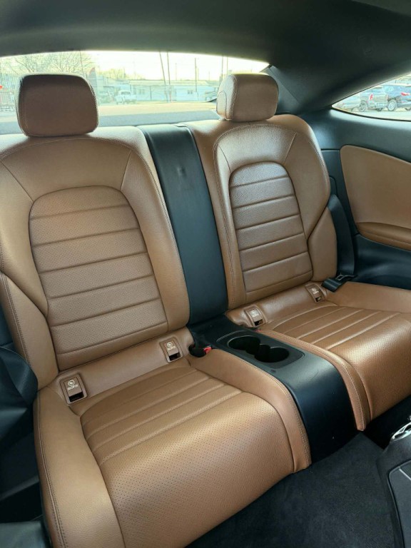 2017 Mercedes-Benz C-Class Image 10
