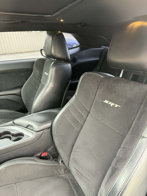 2015 Dodge Challenger Image 8