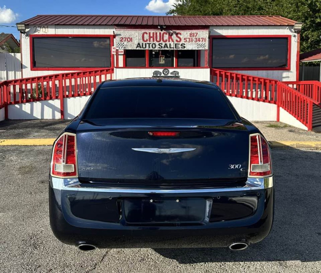 2011 Chrysler 300 Image 5