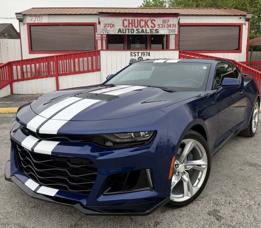 2021 Chevrolet Camaro Image 2