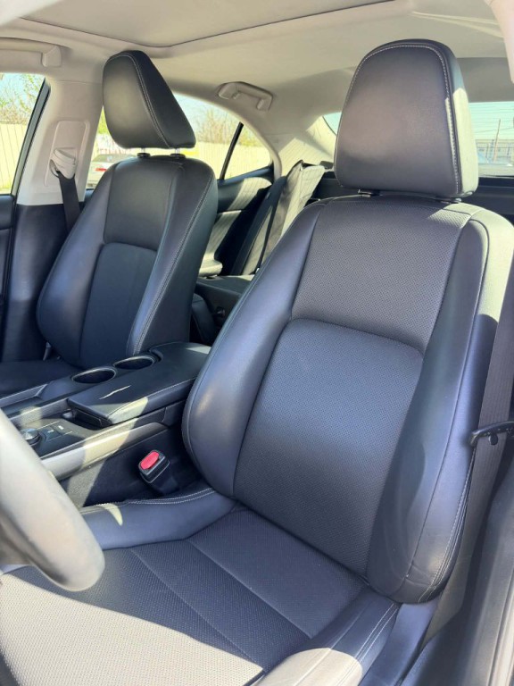 2015 Lexus IS 250 Image 8