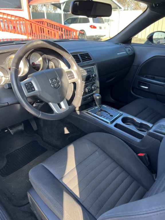 2014 Dodge Challenger Image 8