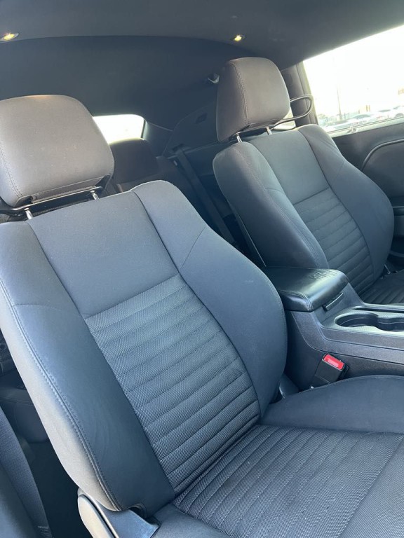 2014 Dodge Challenger Image 10