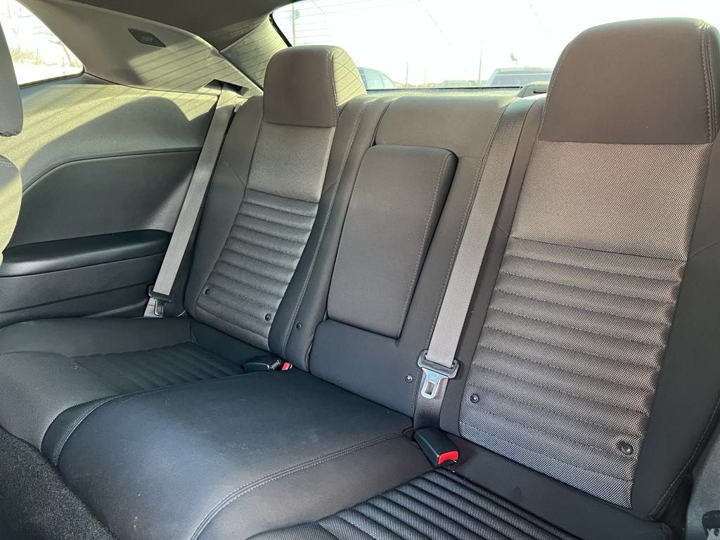 2014 Dodge Challenger Image 11