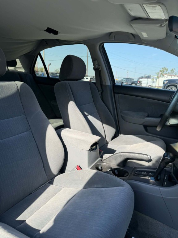 2005 Honda Accord Image 8