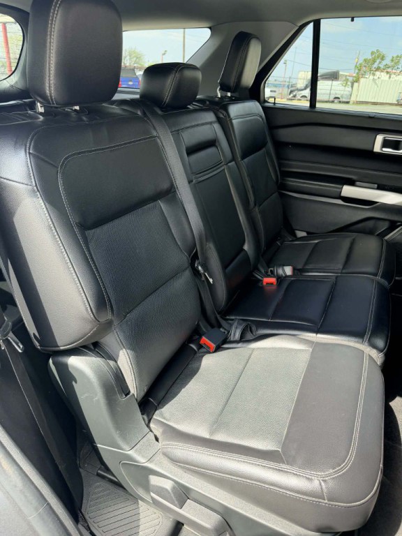 2021 Ford Explorer Image 9