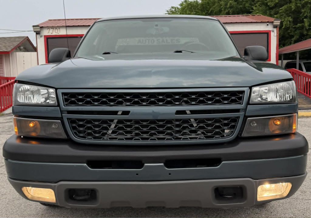2007 Chevrolet Silverado 1500 Image 3