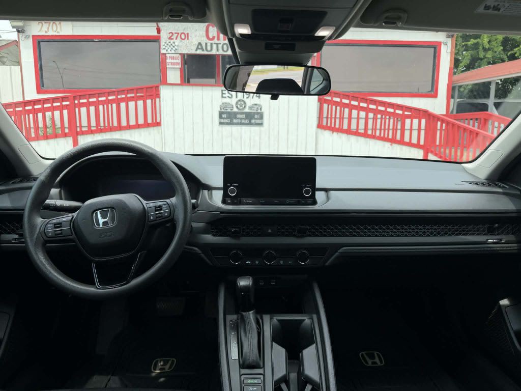 2023 Honda Accord Image 8