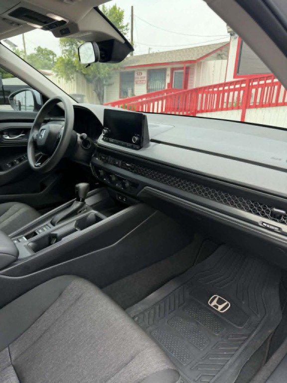 2023 Honda Accord Image 11