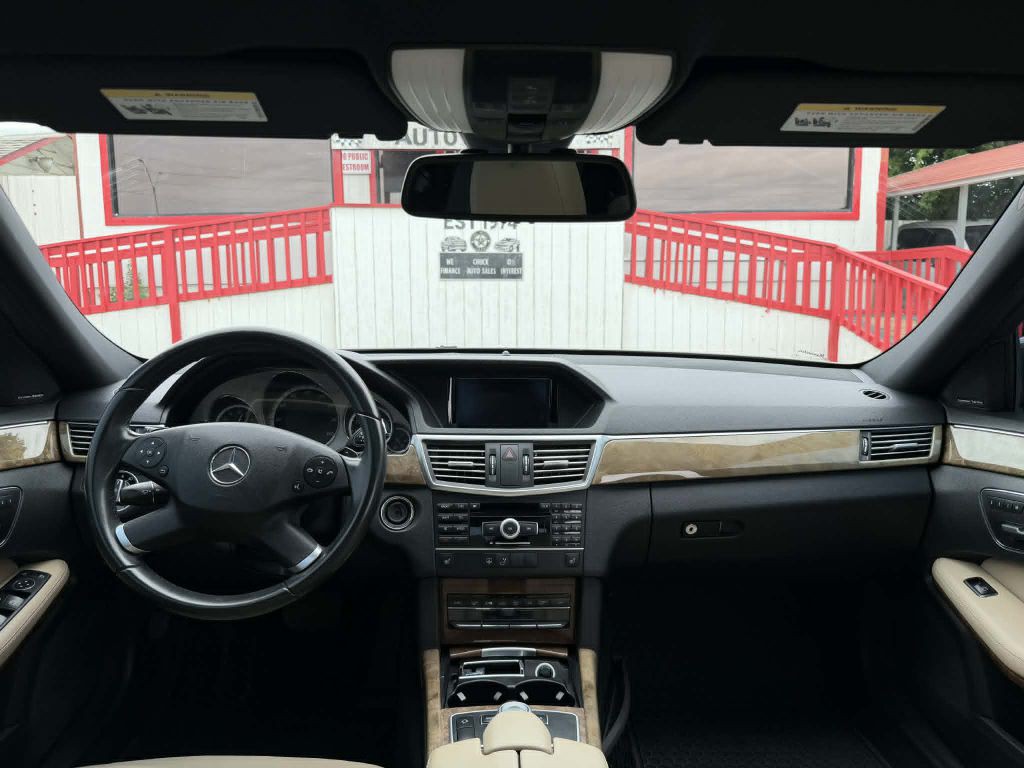 2011 Mercedes-Benz E-Class Image 7