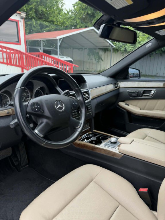 2011 Mercedes-Benz E-Class Image 8