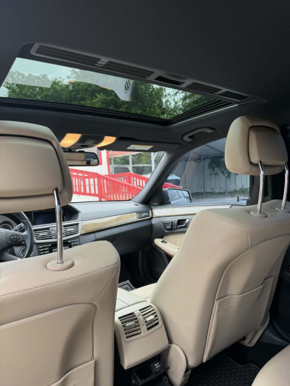 2011 Mercedes-Benz E-Class Image 11