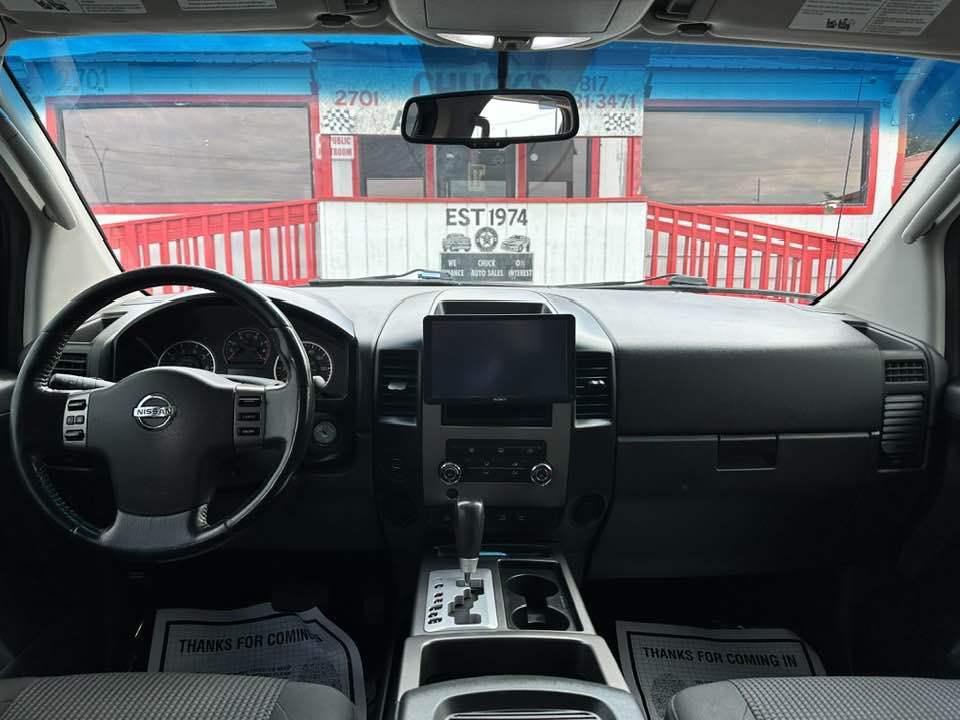 2010 Nissan Titan Image 10