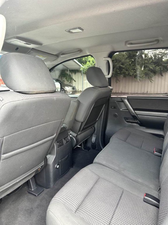 2010 Nissan Titan Image 14