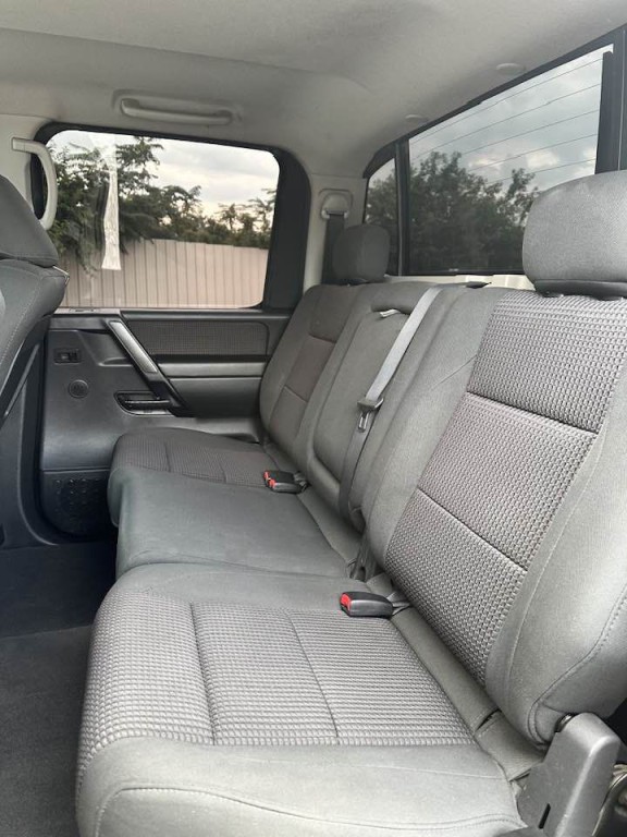 2010 Nissan Titan Image 15