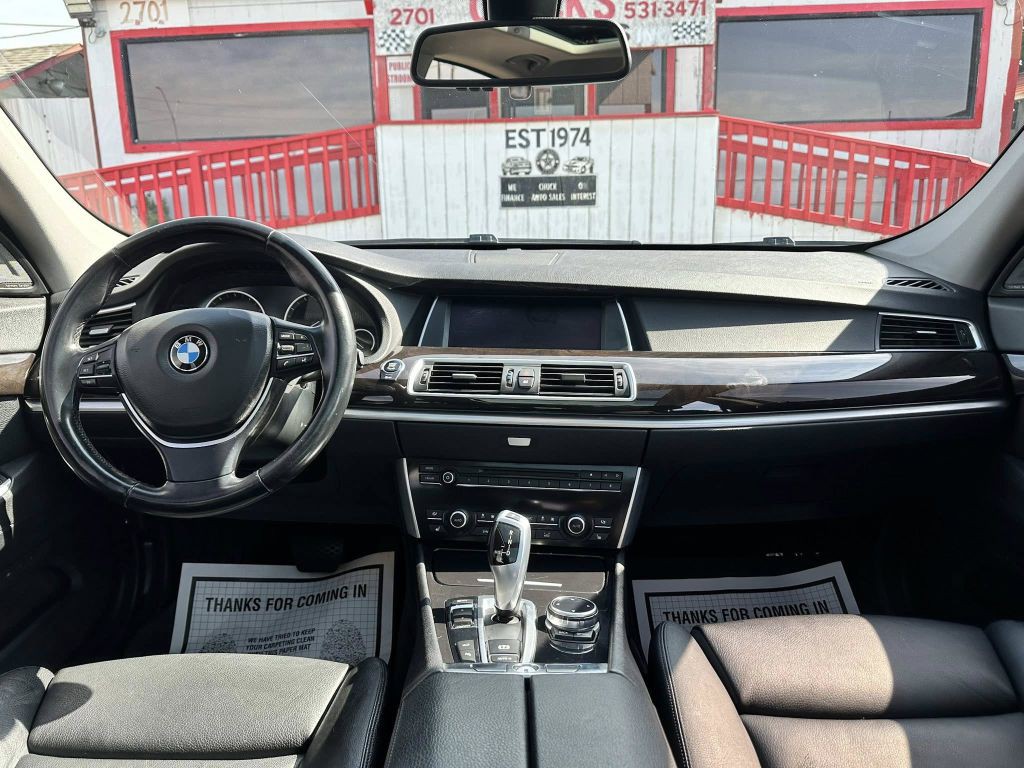 2015 BMW 5 Series Image 10