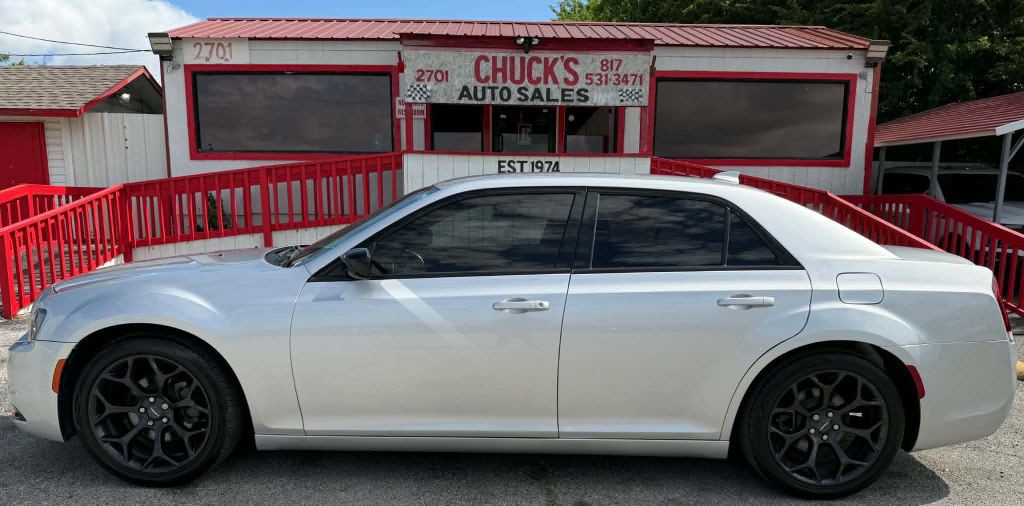 2020 Chrysler 300 Image 3