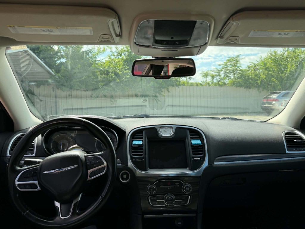 2020 Chrysler 300 Image 5
