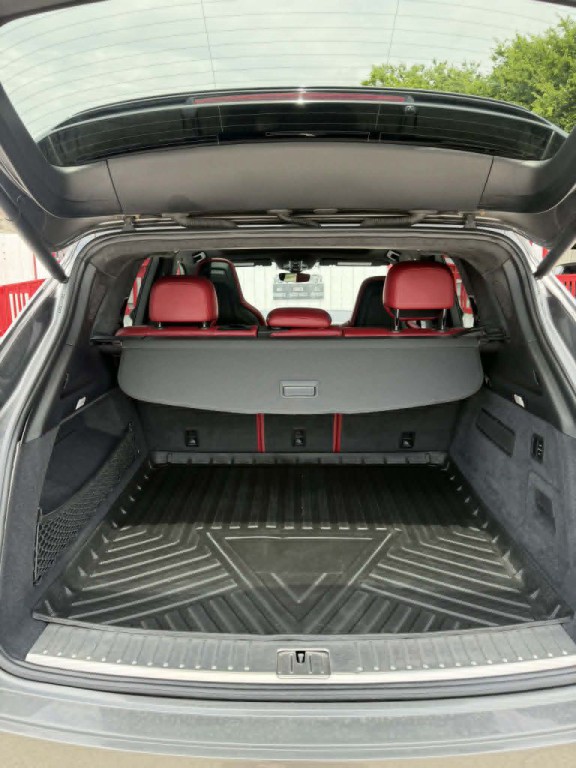 2019 Porsche Cayenne Image 7