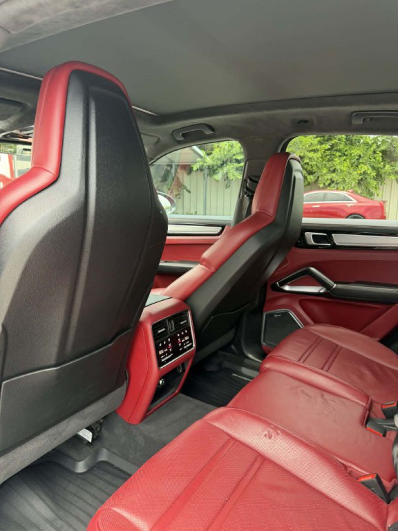 2019 Porsche Cayenne Image 8