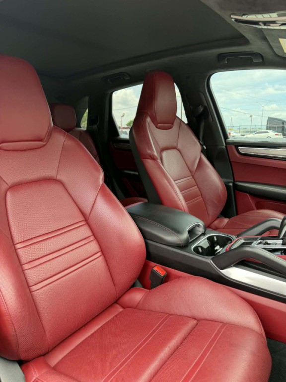 2019 Porsche Cayenne Image 13