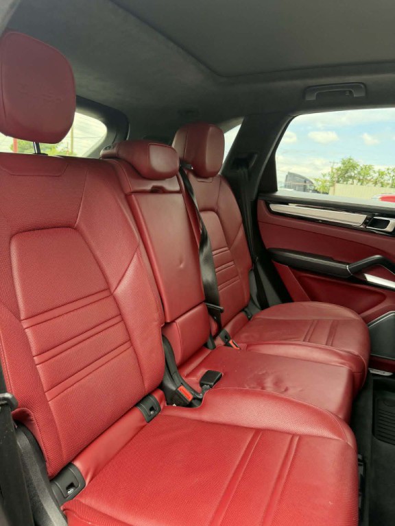 2019 Porsche Cayenne Image 15