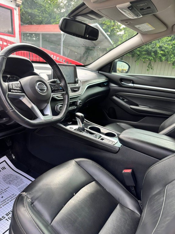 2020 Nissan Altima Image 9