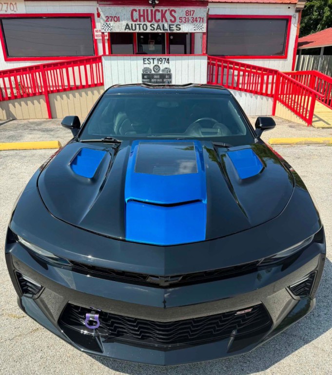 2017 Chevrolet Camaro Image 2