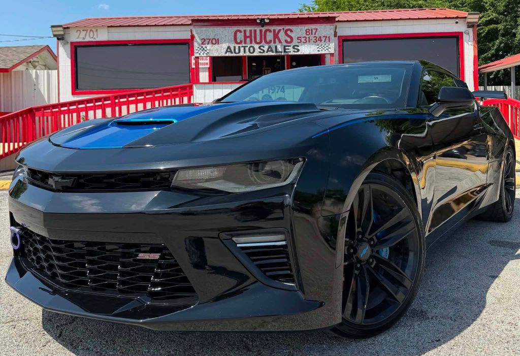 2017 Chevrolet Camaro Image 3