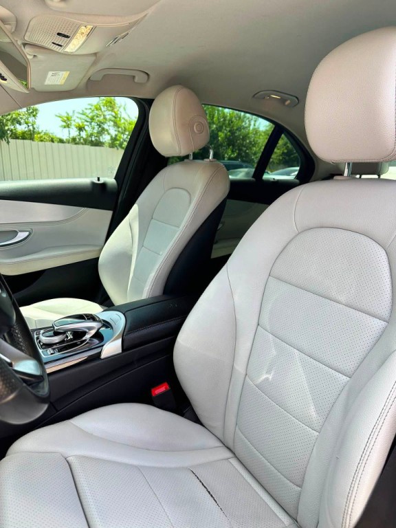 2015 Mercedes-Benz C-Class Image 9