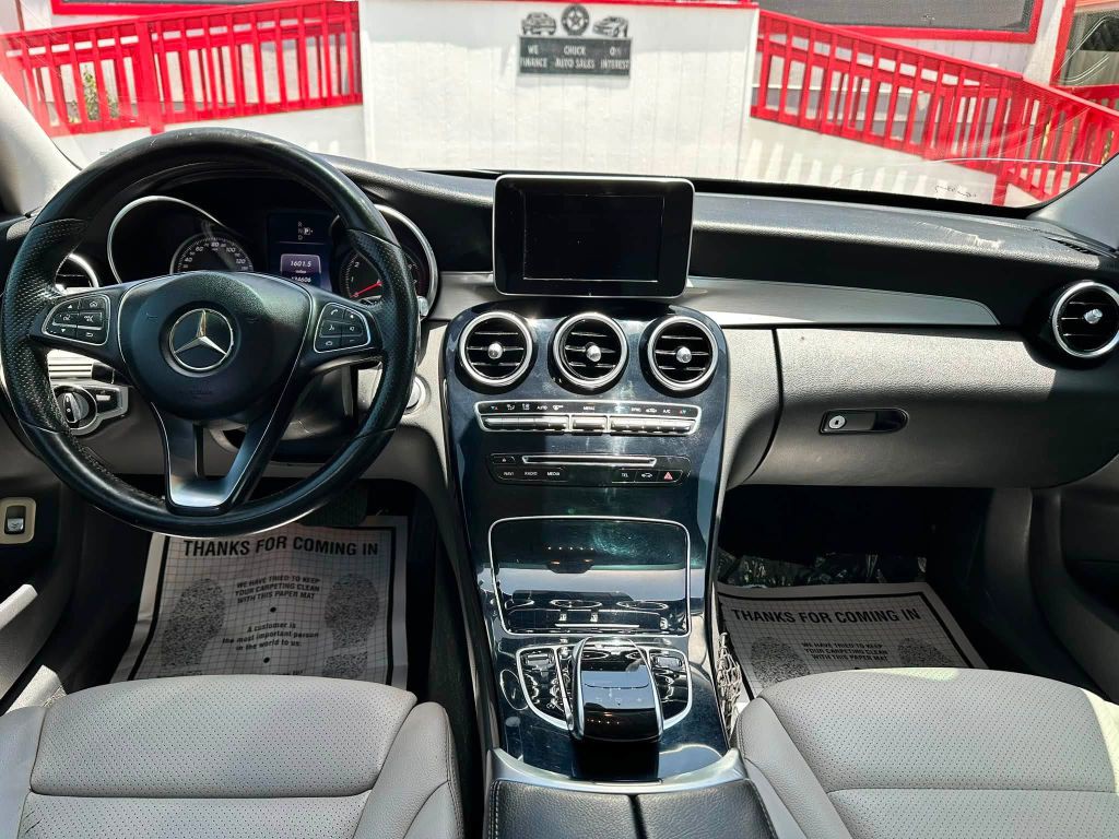 2015 Mercedes-Benz C-Class Image 10