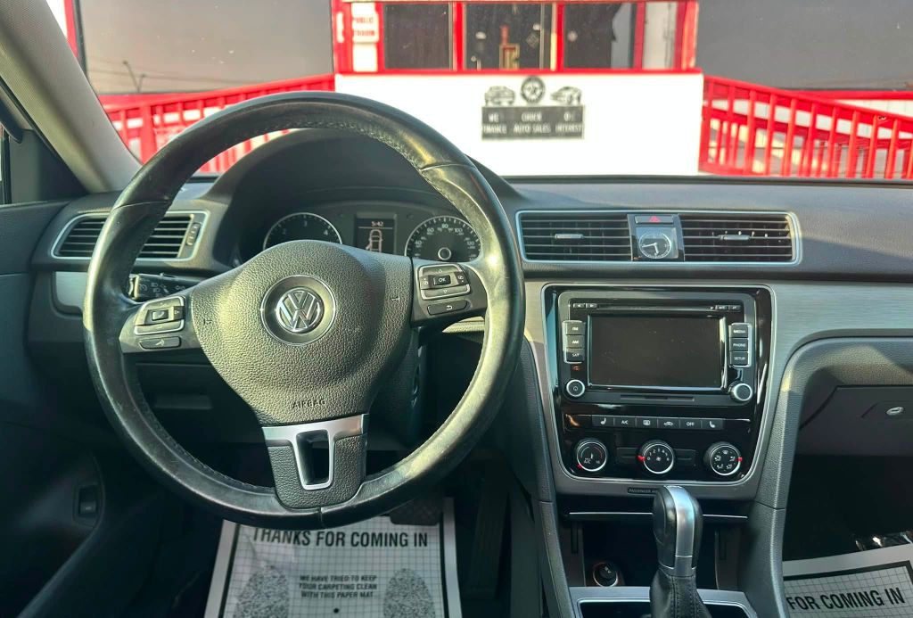 2015 Volkswagen Passat Image 6
