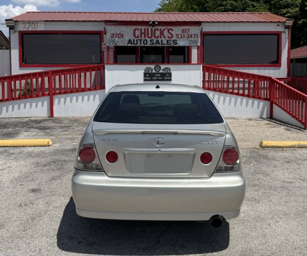 2003 Lexus IS 300 Image 4