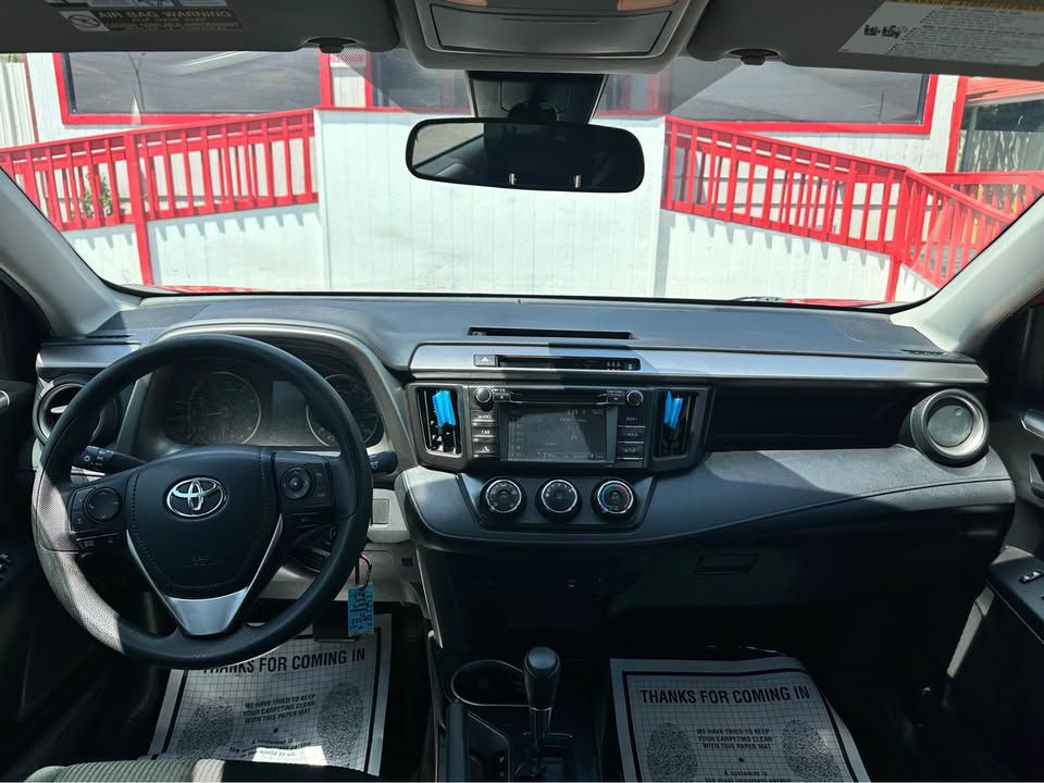 2017 Toyota Rav4 Image 6
