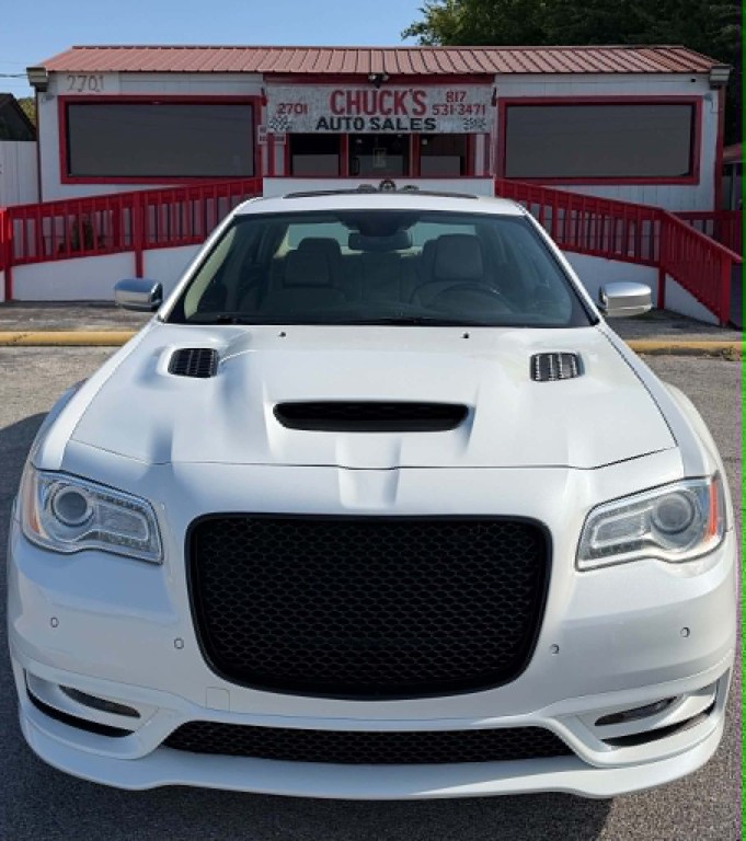 2012 Chrysler 300 Image 2